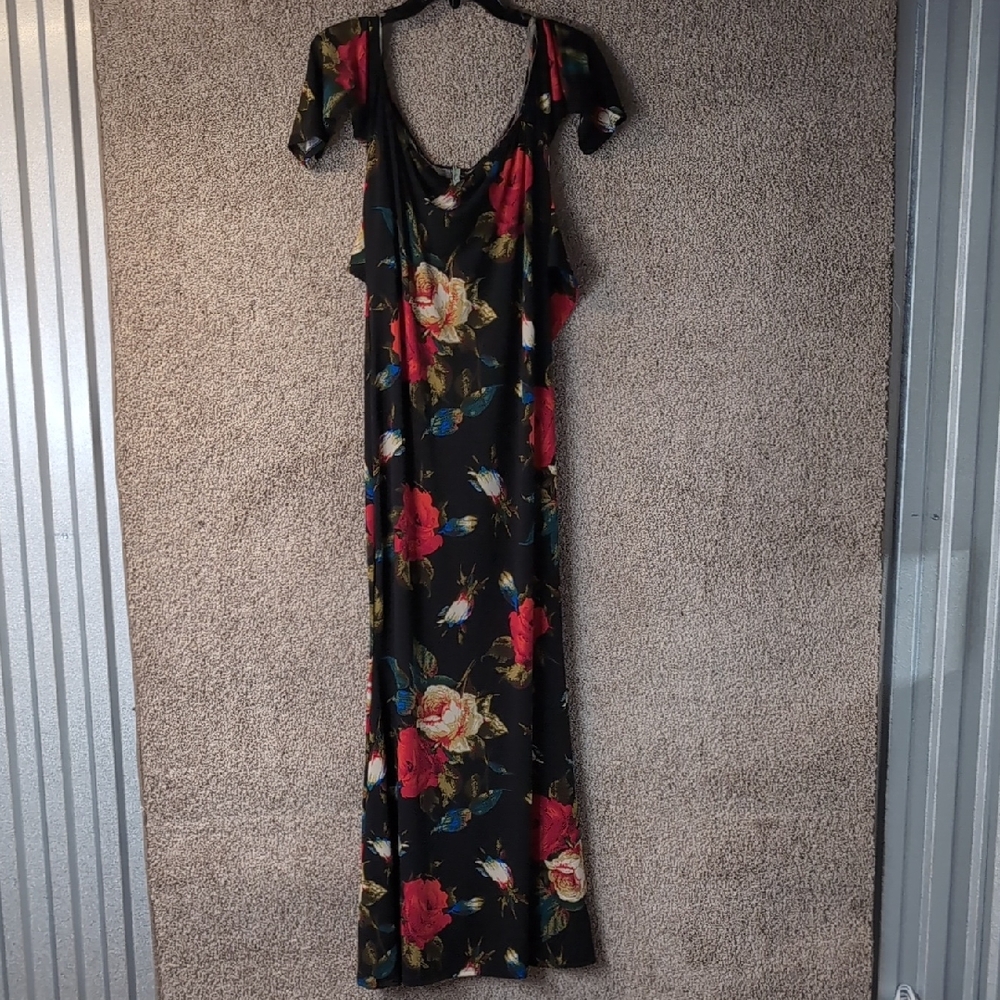 Elegant Floral Maxi Dress